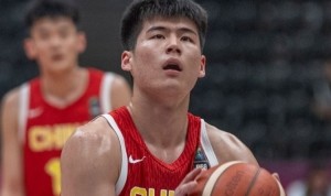 麦穗丰：陈家政的成熟程度不像青年队球员 千万别追求花哨动作