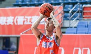 欧博官网-体检过了？媒体人：陈林坚今晚就会抵达青岛和山东男篮会合