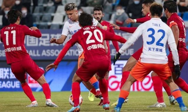 欧博官网-争冠双雄成难兄难弟 还有多少个机会够泰山挥霍？