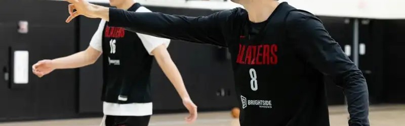 欧博ABG官网-开拓者官方晒球员训练照：在训练馆，做着我们热爱的事情